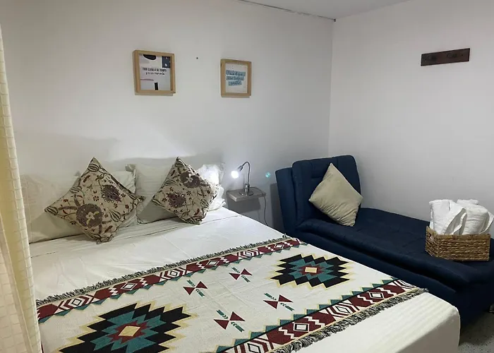 Loft Central, Cerca A Laureles Guarda Meletas Gratis!!
