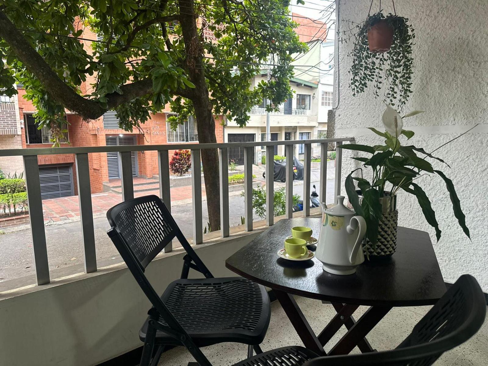 Loft Central, Cerca A Laureles Guarda Meletas Gratis!! Apartment