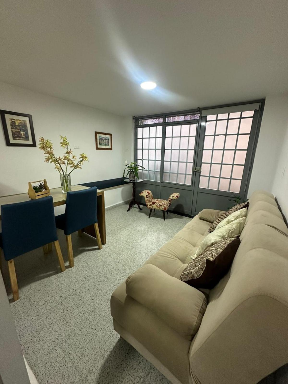 Loft Central, Cerca A Laureles Guarda Meletas Gratis!! Medellin