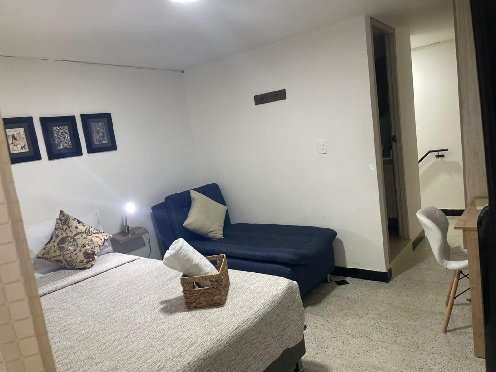 Loft Central, Cerca A Laureles Guarda Meletas Gratis!! Apartment