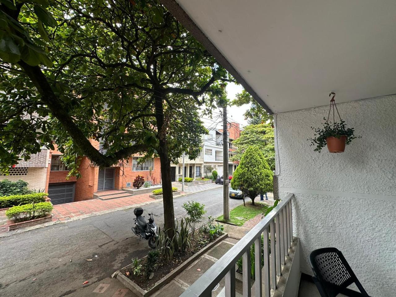 Loft Central, Cerca A Laureles Guarda Meletas Gratis!! Medellin