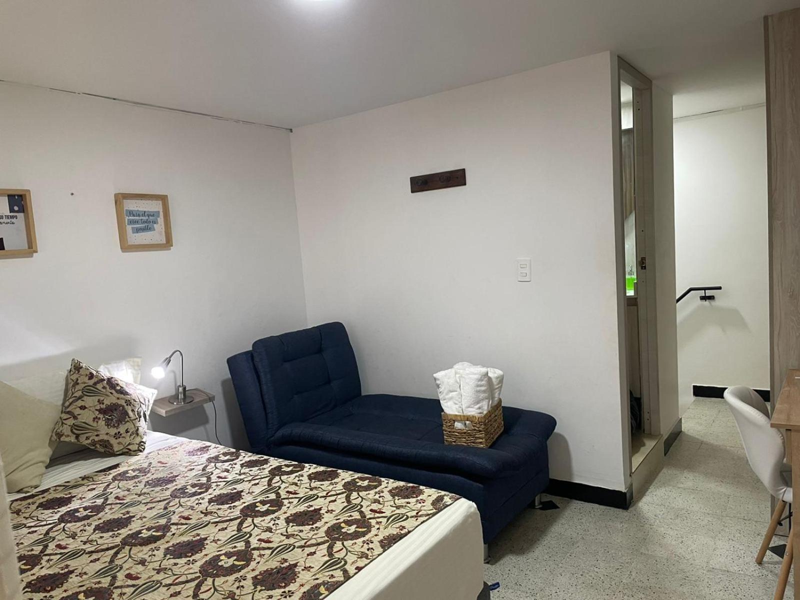 Loft Central, Cerca A Laureles Guarda Meletas Gratis!! Apartment *